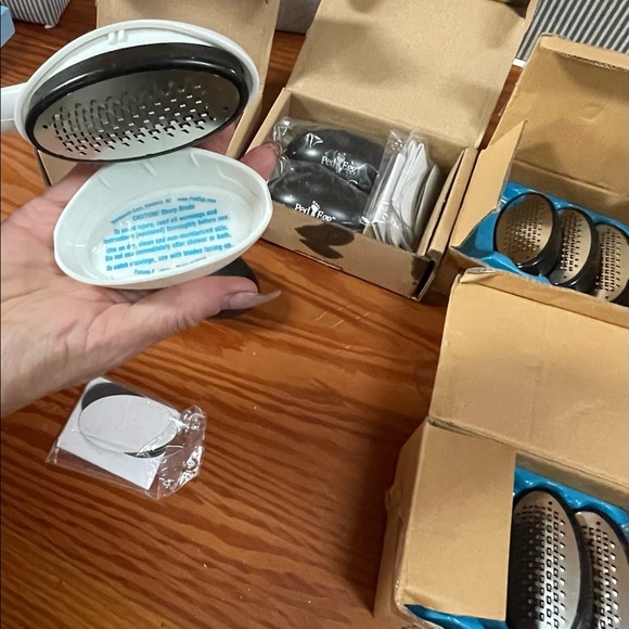 Callous foot scraper w/replacement pads & shredders New still in original box - Picture 3 of 6